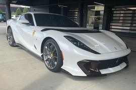 Ferrari 812 hơn 53 tỷ nếu vê Việt Nam giá sẽ tăng gấp 3 lần