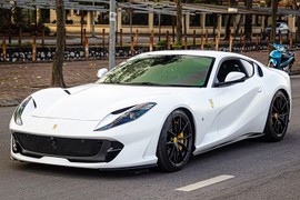 Chạm mặt Ferrari 812 Superfast hơn 25 tỷ “trắng Ngọc Trinh" ở Hà Nội