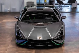 Đây có thể là Lamborghini Sian gần 90 tỷ của Hoàng Kim Khánh?