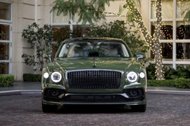 Bentley Flying Spur hybrid 2025 có gì mà sở hữu sức mạnh “khủng"?