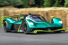 Aston Martin Valkyrie Le Mans - Hypercar "lộ hàng" trên đường thử