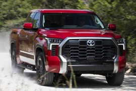 Ra mắt Toyota Tundra 2025 - bán tải "khủng long" từ 2,4 tỷ đồng