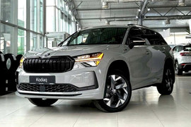 Skoda Kodiaq 2025 giá 1,6 tỷ đồng đầu tiên trên đường phố Việt