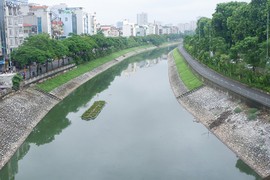 Sông Tô Lịch hiện ra sao sau chỉ đạo làm sạch của ông Nguyễn Đức Chung? 