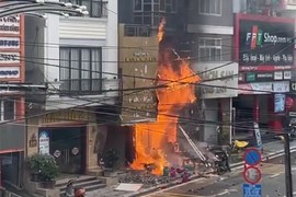 Video: Cháy cửa hàng gas, có nhiều tiếng nổ kinh hoàng như bom