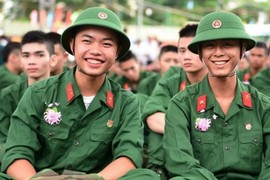 Bộ Quốc phòng phản hồi việc hoãn gọi nhập ngũ người trúng tuyển đại học