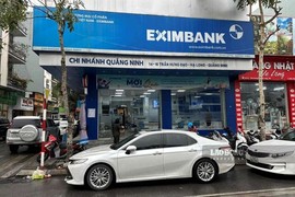 Vụ nợ xấu 8,8 tỷ đồng: Chủ thẻ đã làm việc với Eximbank