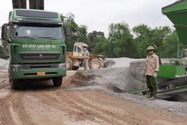 Bắc Giang: Trạm trộn bê tông không phép ngang nhiên hoạt động gây ô nhiễm