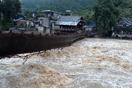 Thiệt hại lớn sau mưa bão, Lào Cai công bố tình huống khẩn cấp 