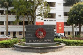 3,2 tỷ ngoài sổ sách của Đại học Ngoại Thương “trôi” về đâu?