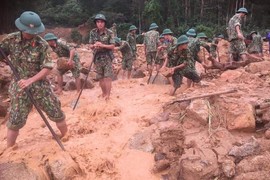 Sạt lở thủy điện Rào Trăng 3: Dùng thiết bị tầm nhiệt tìm kiếm