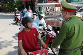 Hà Nội: Cách ly tập trung người về từ địa phương có dịch đang giãn cách xã hội