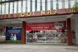 600 học sinh ngộ độc, 1 em tử vong: Trách nhiệm Ischool Nha Trang?