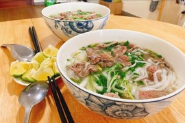 Vắt chanh vào bún, phở khi nóng có thể gây mất vitamin C?