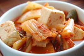 Canh kim chi thịt lợn kiểu Hàn.