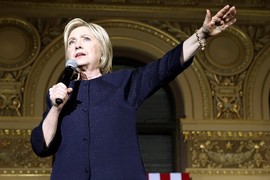 Bà Hillary Clinton không biết dùng máy tính soạn email