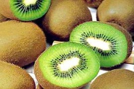 Cách gọt vỏ quả Kiwi thật nhanh mà không bị nát