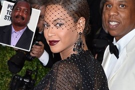 Bố Beyonce thừa nhận chiêu ly hôn là để bán vé tour