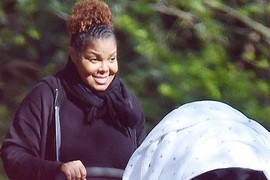 Janet Jackson lần đầu xuất hiện cùng con trai mới sinh