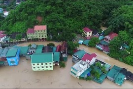 Rơi nước mắt cảnh nước lũ cuồn cuộn “bao vây” các huyện Nghệ An