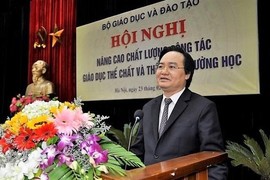 Phụ huynh cho con chơi điện thoại ít đi, dành thời gian tập thể dục