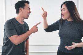 Sống chung, chị dâu phát điên vì em trai chồng làm điều này