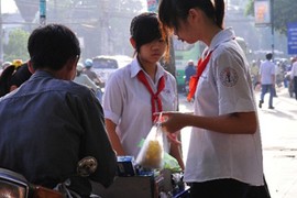 Bột béo + hương liệu = Sữa đậu nành “thơm, ngậy, mát”