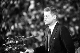 Ảnh đắt giá về cuộc đời Kennedy (1)