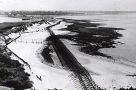 Bãi biển Mudeford "lột xác" diệu kỳ sau cuộc chiến chống Hitler 