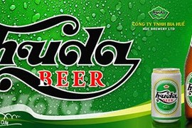 "Tuýt còi" Huda Beer "ốp" đầy chai bia Huda lên di tích ở Huế