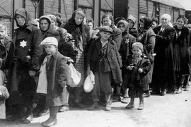 Thảm họa diệt chủng Holocaust kinh hoàng thế nào?