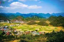 Vẻ đẹp hùng vĩ và nên thơ của cao nguyên đá Hà Giang