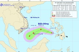 Áp thấp nhiệt đới đi vào Biển Đông, có khả năng mạnh lên thành bão