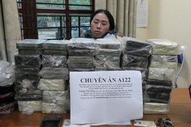 Bắt đối tượng vận chuyển 72 bánh heroin sáng mùng 3 Tết