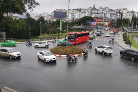 Nguyên nhân vụ taxi đâm hàng loạt xe máy đang dừng đèn đỏ ở Đà Nẵng