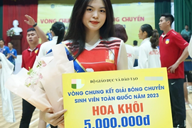 Vẻ đẹp trong veo của hoa khôi bóng chuyền sinh viên Việt Nam