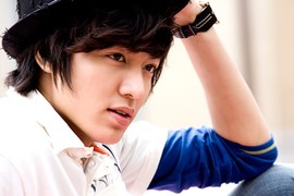 Show diễn Lee Min Ho: Hỏa mù và lo lắng