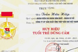 Truy tặng Huy hiệu “Tuổi trẻ dũng cảm” cho Trần Hữu Hiệp