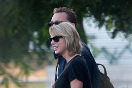 Taylor Swift và Tom Hiddleston bên nhau hạnh phúc giữa ồn ào