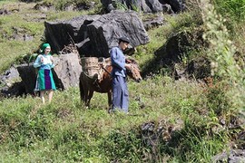 Chuyện hậu trường khó quên khi quay “Lặng yên dưới vực sâu“