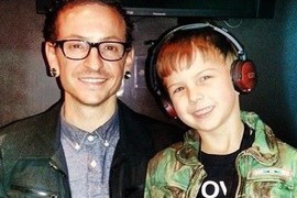 Lời nhắn xúc động của con trai Chester Bennington gửi bố