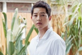 Song Joong Ki hẹn hò nữ luật sư sau ly hôn Song Hye Kyo?