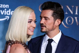 Katy Perry sinh con gái đầu lòng cho Orlando Bloom