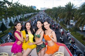 Thí sinh Miss World Vietnam 2022 khoe body “căng đét” diễu hành trên phố