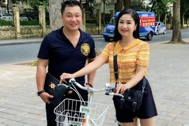 NSND Thu Hà trẻ trung đưa Lý Hùng dạo phố Hà Nội