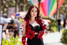 Mãn nhãn ngắm Lê Hoàng Phương và dàn thí sinh diễn thời trang