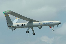 UAV Israel tan xác trên Địa Trung Hải