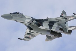 Nga “tính kế” đưa siêu tiêm kích Su-35 tới gần Mỹ