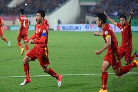 Việt Nam 2-4 Malaysia: Ác mộng trên sân Mỹ Đình