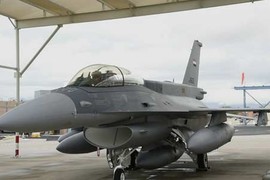 Xem phi công Iraq luyện lái tiêm kích F-16 ở Mỹ